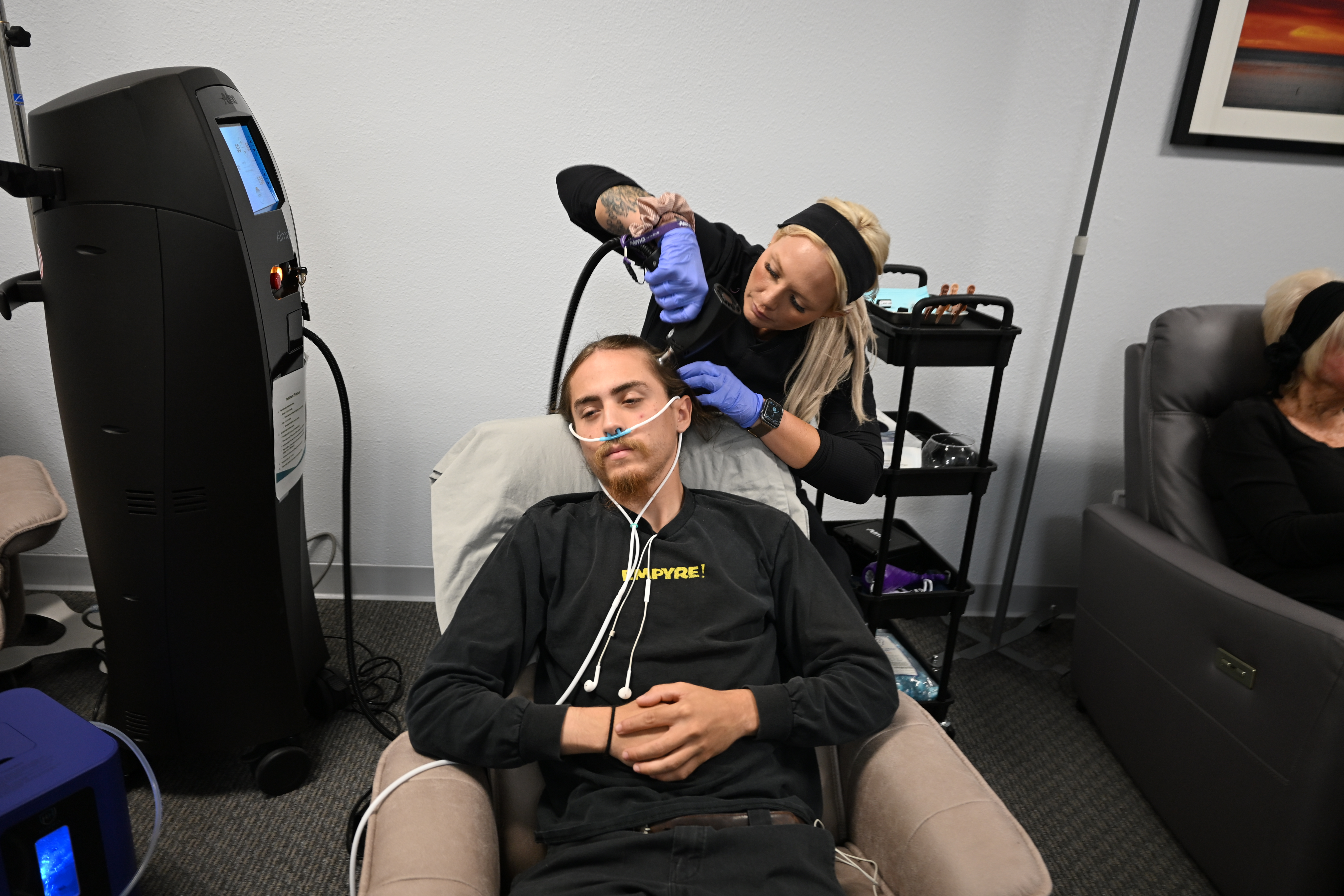 Why Most People Choose AlmaTED Over Hair Transplants